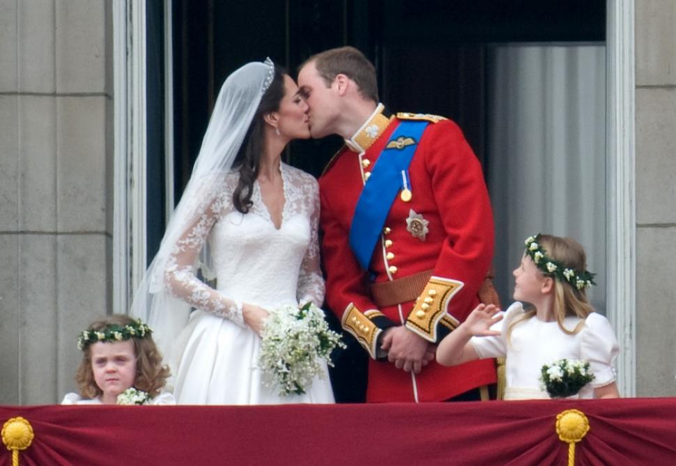 Kate Middleton a vrut să-l poarte în ziua nunții, dar nu i-a dat voie. Despre ce accesoriu este vorba. Sursă foto: Antena 1