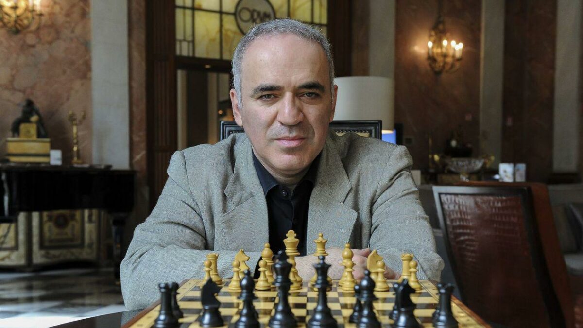 Garry Kasparov explică semnificația literei „Z” de pe tancurile ruseşti. De ce aceasta anunţă sfârşitul lui Putin fără ca liderul rus să ştie asta
