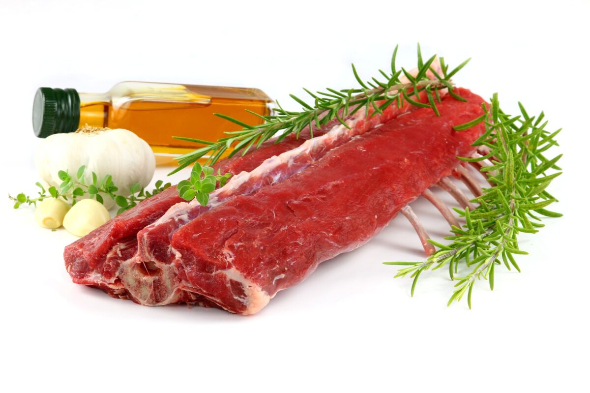 Ireal! Cât a ajuns să coste un kilogram de carne de miel, înainte de Paște