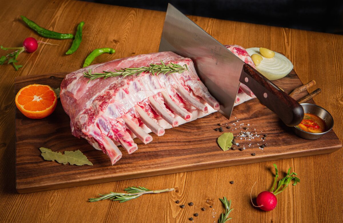 De necrezut! Cât a ajuns să coste un kilogram de carne de miel, cu o lună înainte de Paște