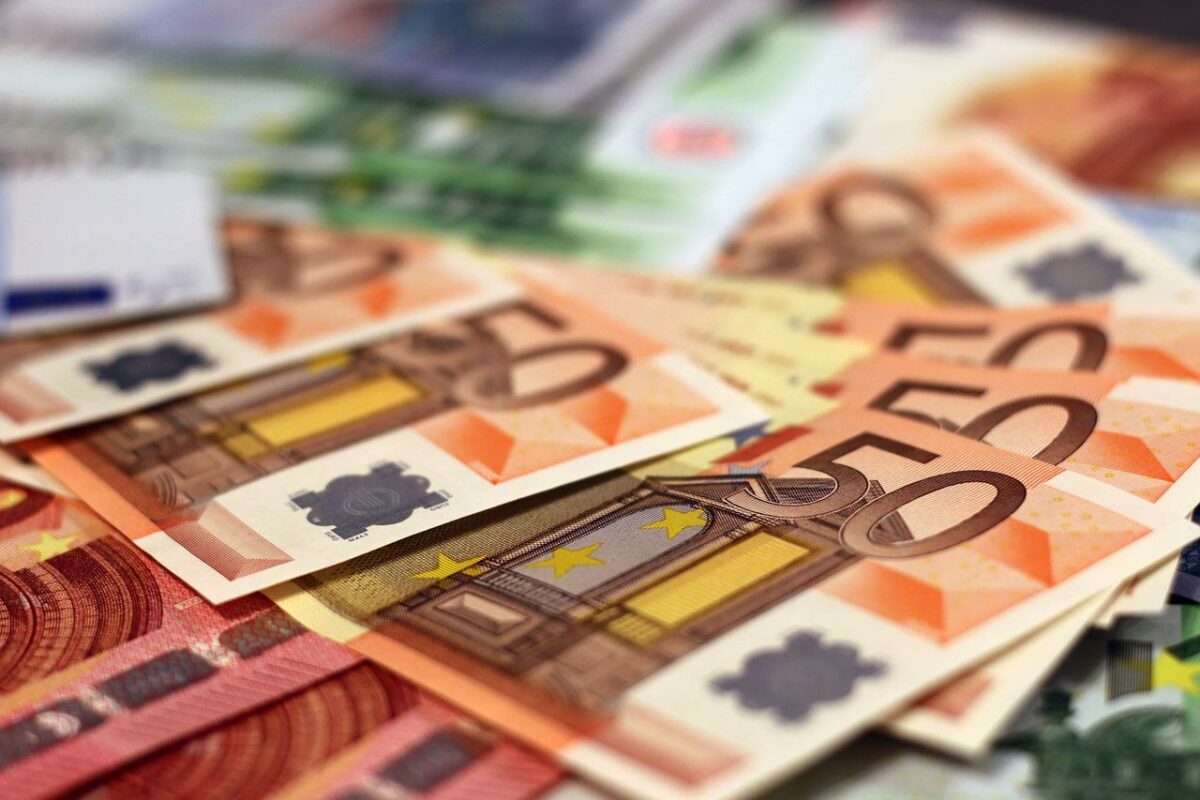 Când trece România la moneda Euro? Ce condiții trebuie să îndeplinească țara noastră