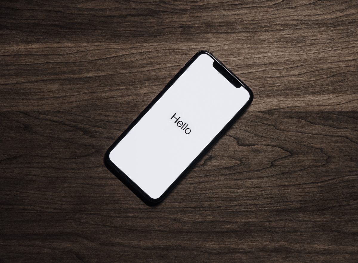 Cum să îţi porneşti telefonul, fără să apeşi vreun buton. Trucul genial care funcţionează şi la Iphone, dar şi la Android