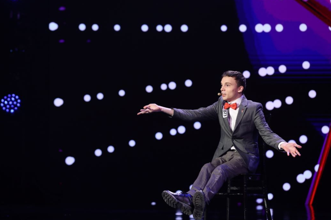 Imagine Stire Sebastian Crăciun a ajuns la spital cu roşu în gât, dar s-a ales cu o boală cruntă! Povestea tristă a concurentului de la Românii au Talent | 2review.ro