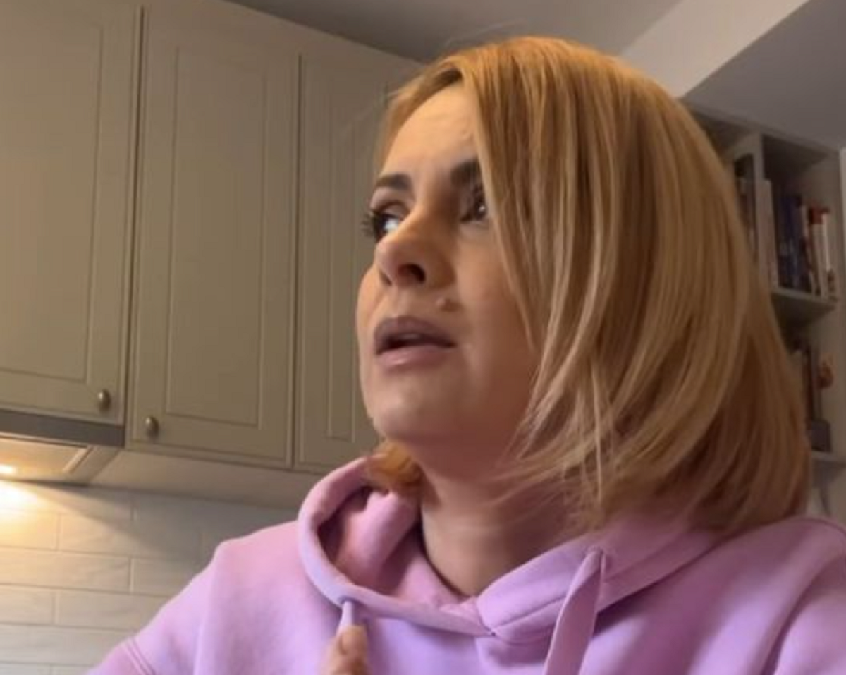 Imagine Stire Lovitură dură pentru Simona Gherghe. Fosta prezentatoare de la „Acces Direct” a pierdut un membru important al familiei | 2review.ro