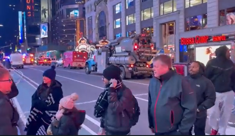 Explozie puternică în Times Square, în centrul New York-ului. Turiștii au fugit înspăimântați