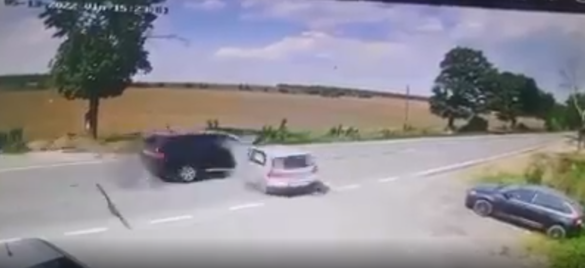 Accident teribil în Neamț! Camerele de supraveghere au surprins imaginile șocante de dinaintea morții șoferului