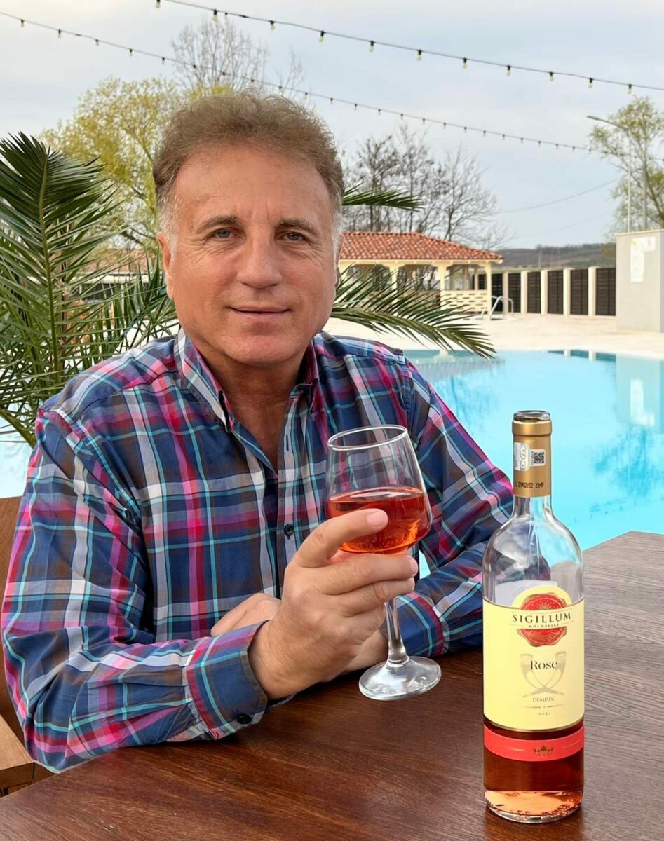 Constantin Enceanu angajează bucătari pentru restaurantul său, dar se pare că nu a fost luat în serios: ”Cu salariul asta faci firma de râs” Cu cât vrea să își plătească angajații