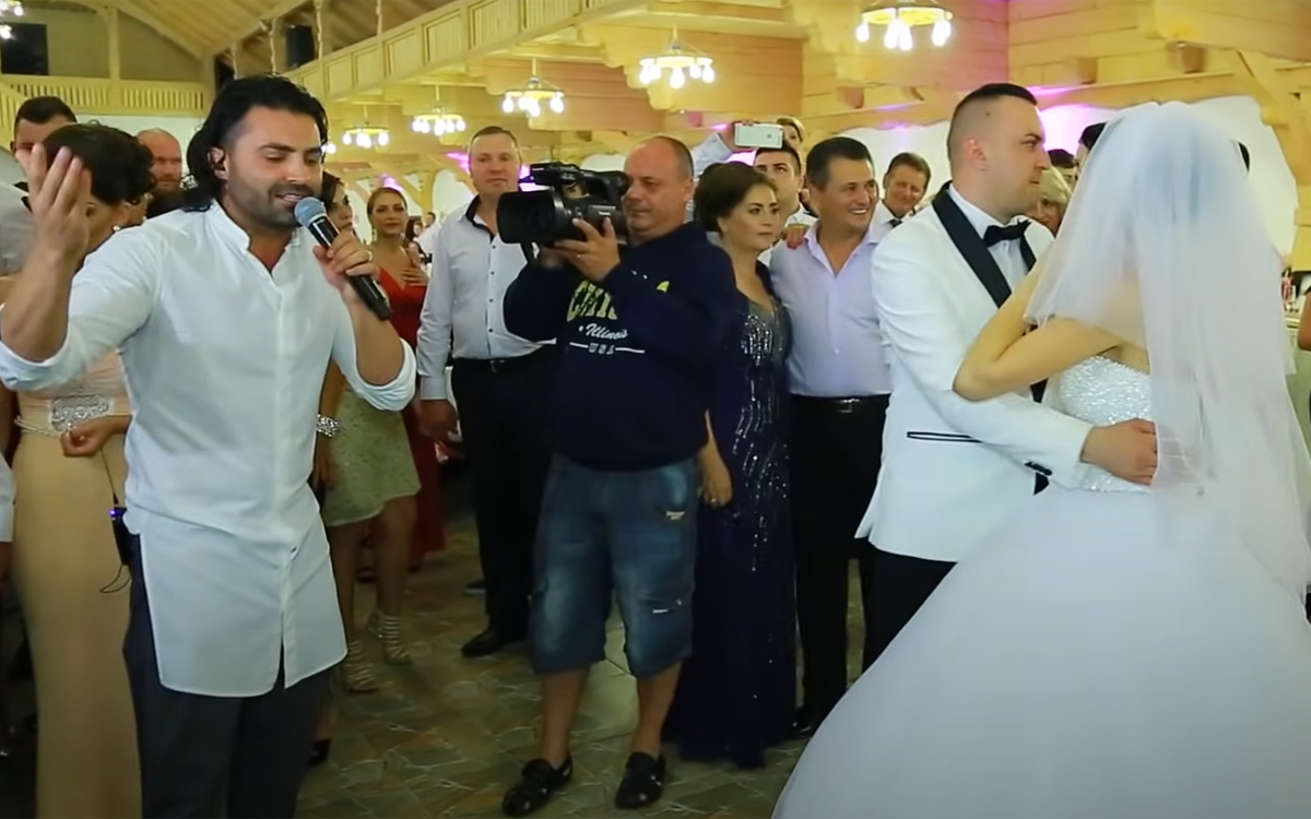Imagine Stire De necrezut! Câți bani cere Pepe ca să cânte la o nuntă în 2022. Tariful e mult mai mare decât cel din 2021 | 2review.ro