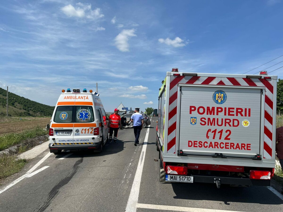 Au scăpat de bombele nimicitoare și au fost la un pas de moarte în România. O maşină cu două femei şi un copil din Ucraina, făcută praf lângă Tulcea
