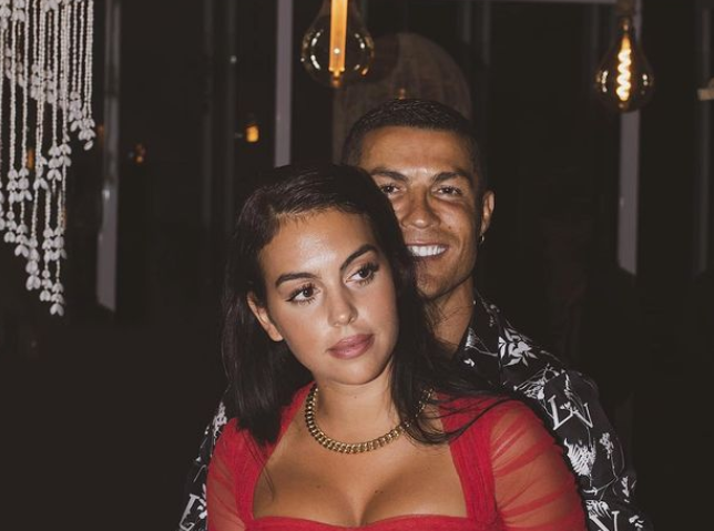 Imagine Stire Cristiano Ronaldo și iubita lui, Georgina Rodriguez, au anunțat numele fetiței lor. Imagini emoționante | 2review.ro