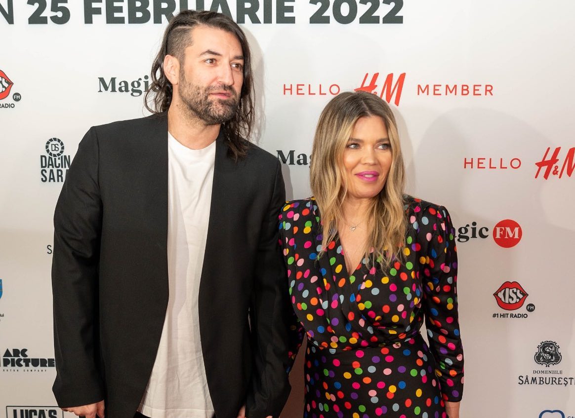 Imagine Stire Gina Pistol și Smiley, fotografie rară cu fetița lor! Unde au mers cei trei, după finala Românii au Talent | 2review.ro