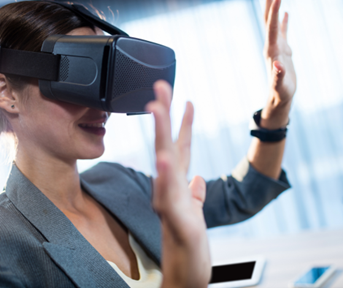 Ochelari VR pentru copii – un gadget periculos sau permis pentru ochii celor mici?