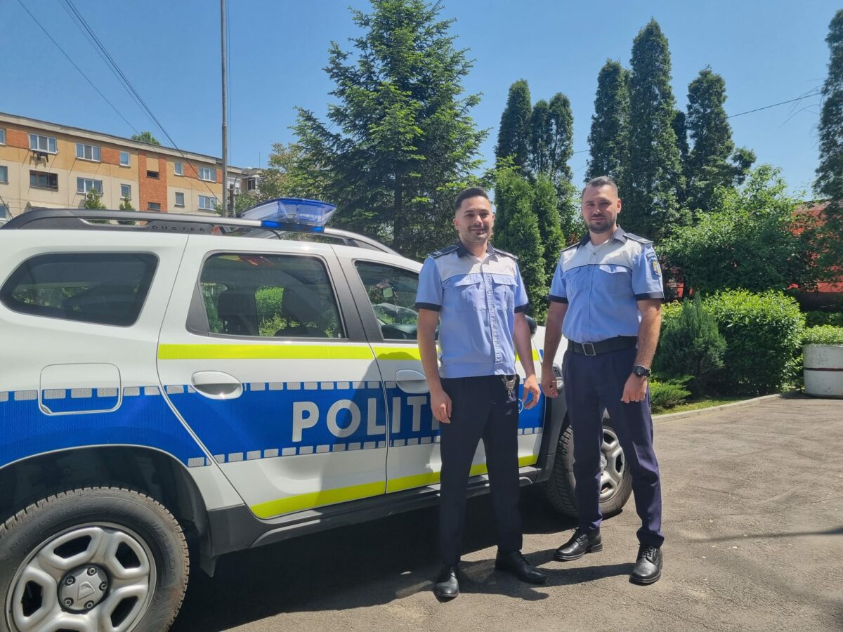 Doi polițiștii au resuscitat o fetiță de un an