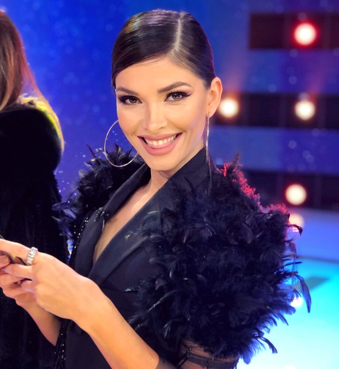 Imagine Stire Alina Pușcaș a trecut pragul medicului estetician! Ce procedură a ales să-și facă vedeta de la Antena 1: „Am avut nevoie” | 2review.ro