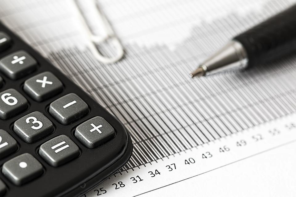 Vești proaste pentru români. Taxele care ar putea crește curând