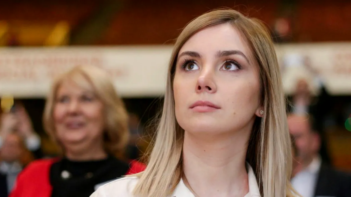 Imagine Stire Irina Tănase are un nou iubit? Cu cine a fost surprinsă fosta parteneră a lui Liviu Dragnea | 2review.ro