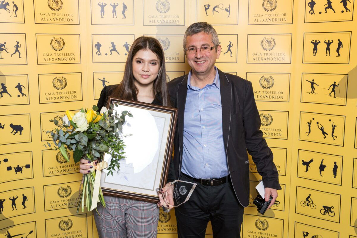 Imagine Stire Cine este, de fapt, tatăl Elenei Chiriac de la Survivor 2022. Nimeni nu se aștepta la asta | 2review.ro