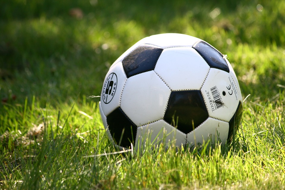 Doliu în fotbalul românesc. Un jucător profesionist de fotbal s-a stins din viață