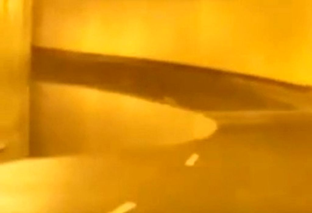 Iluzia optică care i-a înnebunit pe şoferi! S-au speriat de moarte după ce au intrat în acest tunel