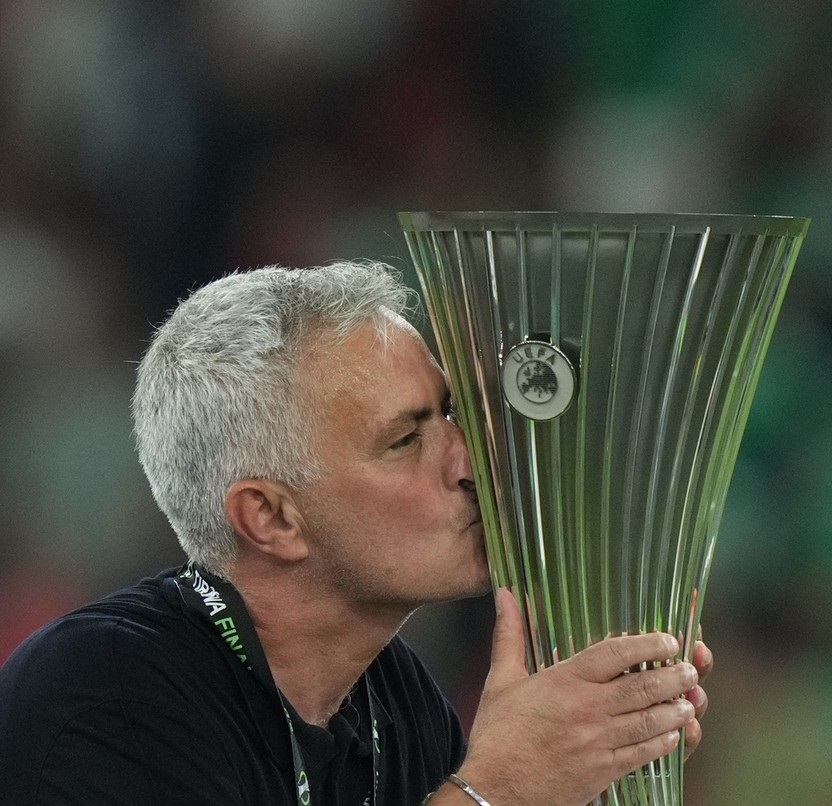 Jose Mourinho: „Am scris istorie!”