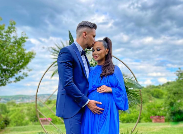 Imagine Stire Vlăduța Lupău, nerăbdătoare să îşi cunoască fiul! Când va naşte artista | 2review.ro