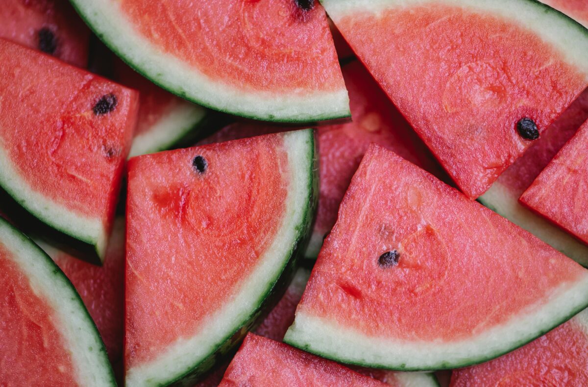 Alertă în magazine! Pepene verde cu conţinut depăşit de pesticide, retras de pe rafturi