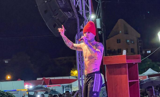 Imagine Stire Ce a pățit Zanni, câștigătorul Survivor România, la cel mai recent concert. Poliția a intervenit de urgență | 2review.ro