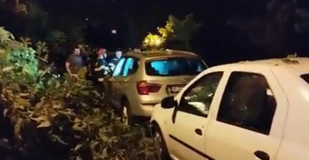 Dezastru în Capitală, după ce a plouat cu găleata și grindină. A fost COD ROȘU de vijelie