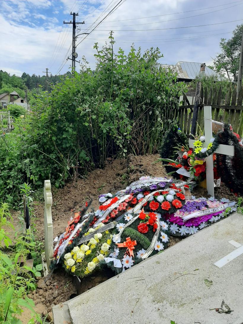 Sonia a murit pentru că avea cizmele mai mari cu 2 numere. Sărăcia a luat viața fetiței de doar 12 ani