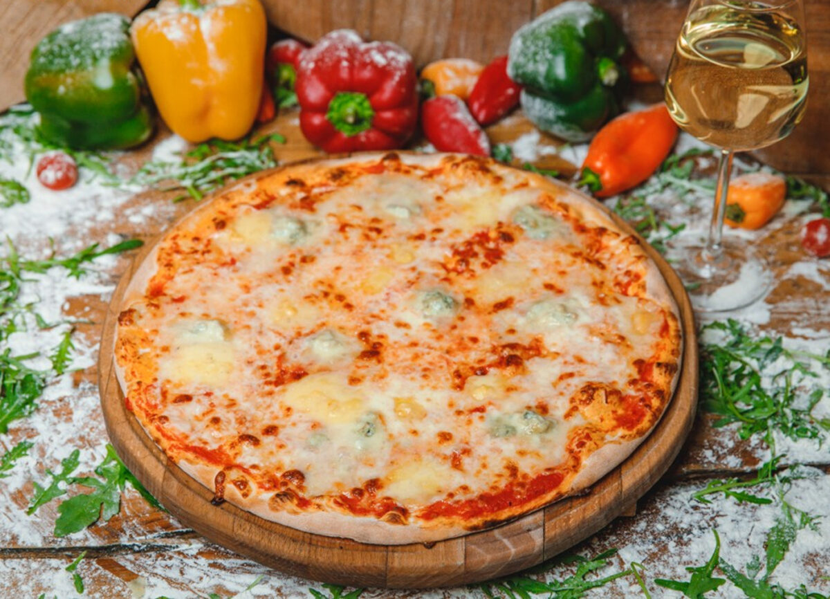 Pare banc, dar nu e! Cum arată pizza care costă 7.482 de lei în meniul unui restaurant din Iași