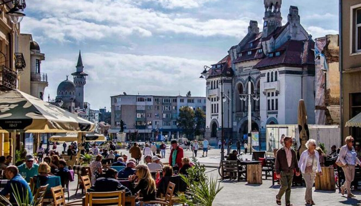 „Mai scump ca la Monaco!”. Cum au reacționat câțiva turiști străini când au văzut cât costă cafeaua și mâncarea la terasele din Constanța