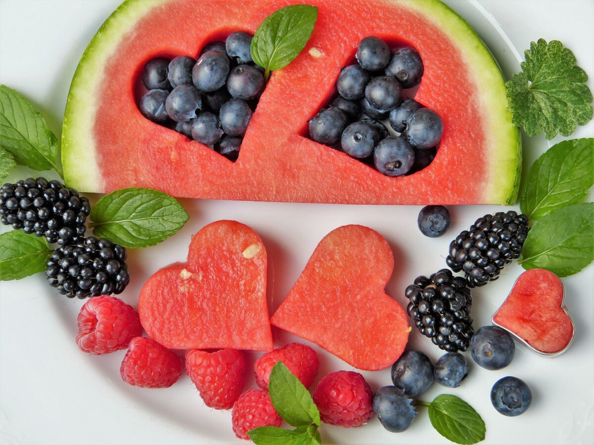 Alimentele care te vor ajuta să faci față unei veri caniculare. Fructele și legumele sunt în top