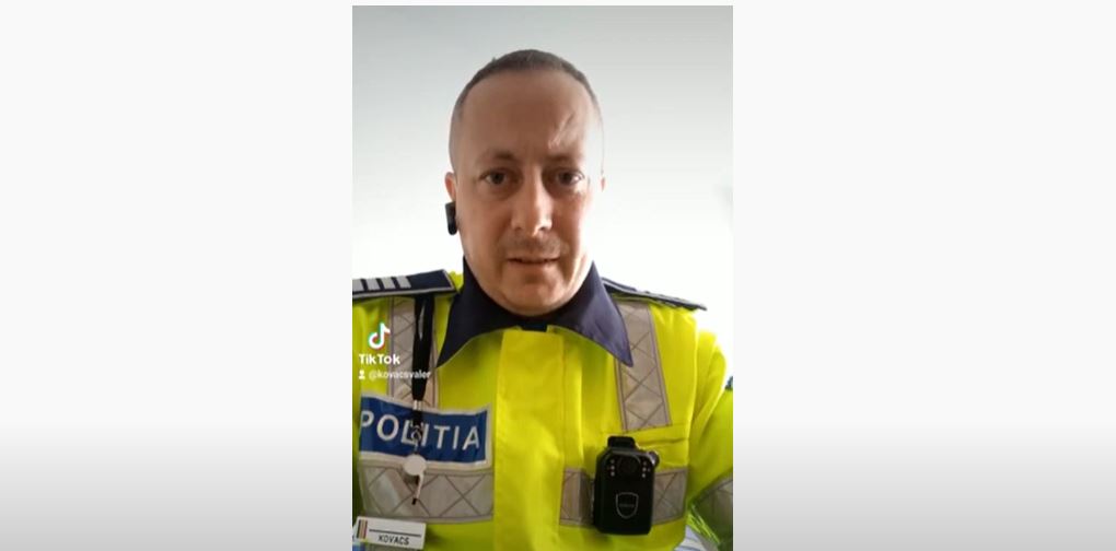 Un polițist din Timișoara a devenit viral pe TikTok, după ce a postat imagini cu șoferii care îi oferă șpăgi de sute de euro