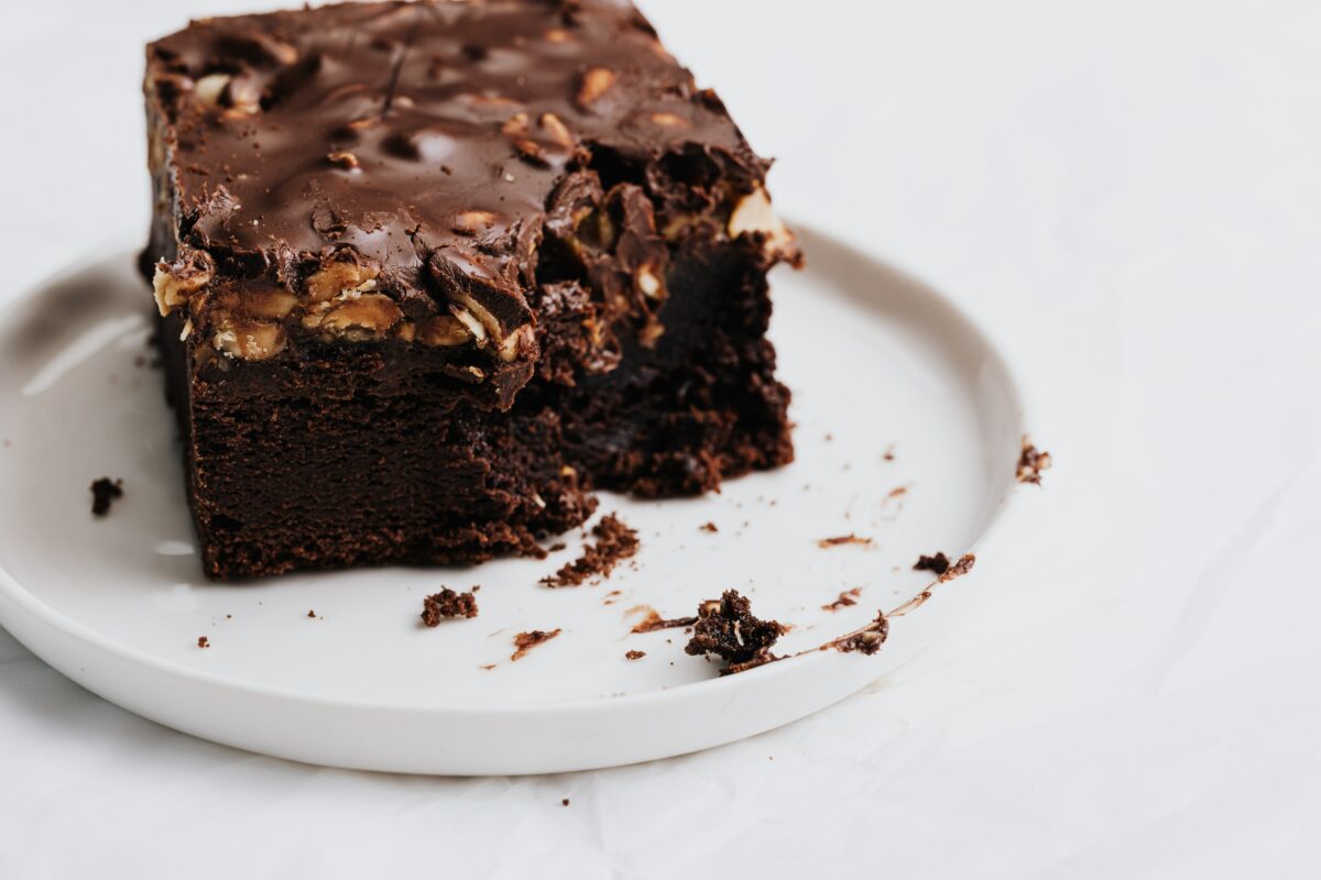 Prăjitura cu ciocolată, desertul care îi va impresiona pe cei dragi. Vor cere și a doua porție
