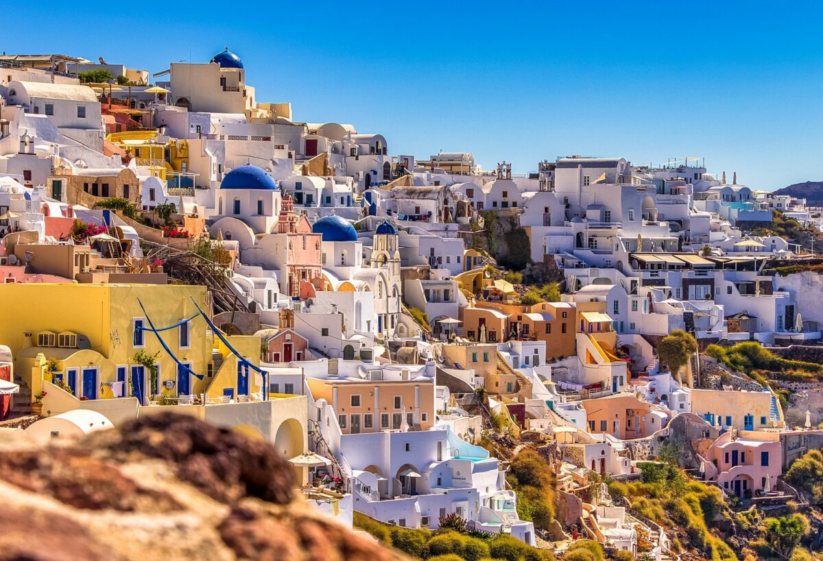 Cât trebuie să scoată din buzunar turiștii pentru o experiență de neuitat în Santorini