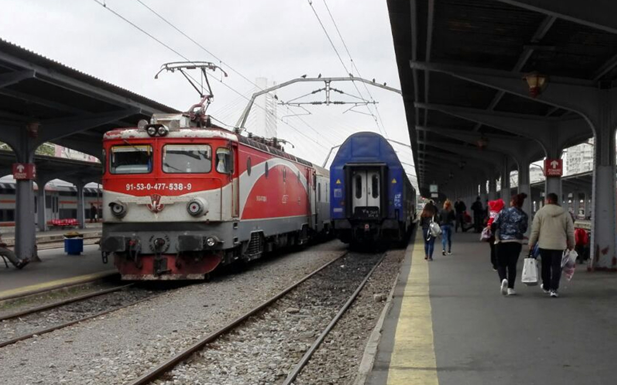 TEST IQ | La 10:00, un tren pleacă dinspre București spre Constanța (200 km), cu viteza de 100 km/h. La 10:30, alt tren pleacă din Constanța spre București, cu 50 km/h. La ce oră se întâlnesc?