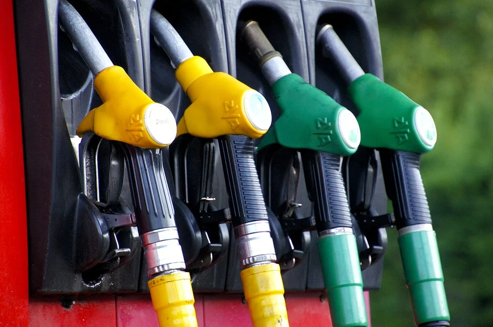 Care este prețul benzinei și al motorinei în România, astăzi, 19 iulie 2022