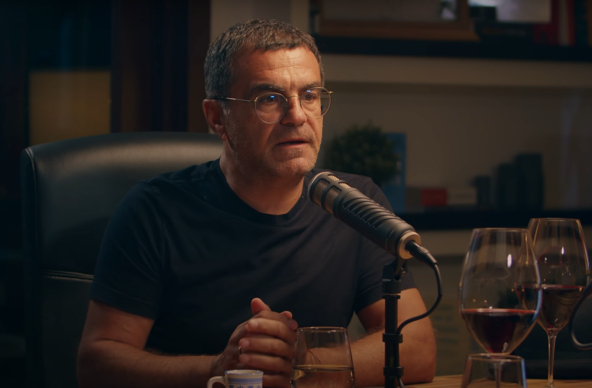 Imagine Stire Aplauze pentru jandarmul din Costinești. Mihai Mărgineanu: “Le-a arătat maimuțoilor diferența dintre luptător și bătăuș” | 2review.ro