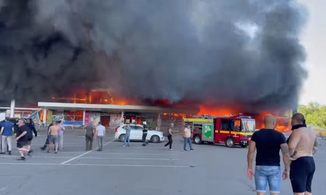 Alertă! Rusia a atacat cu rachete un centru comercial aglomerat din Ucraina. Care este bilanțul victimelor