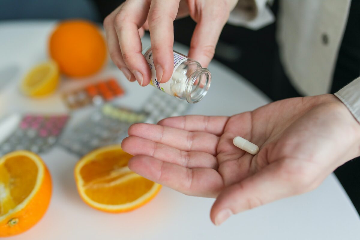 Cum te poate ajuta vitamina C înainte de a te urca în avion: „Te protejează mai puțin”