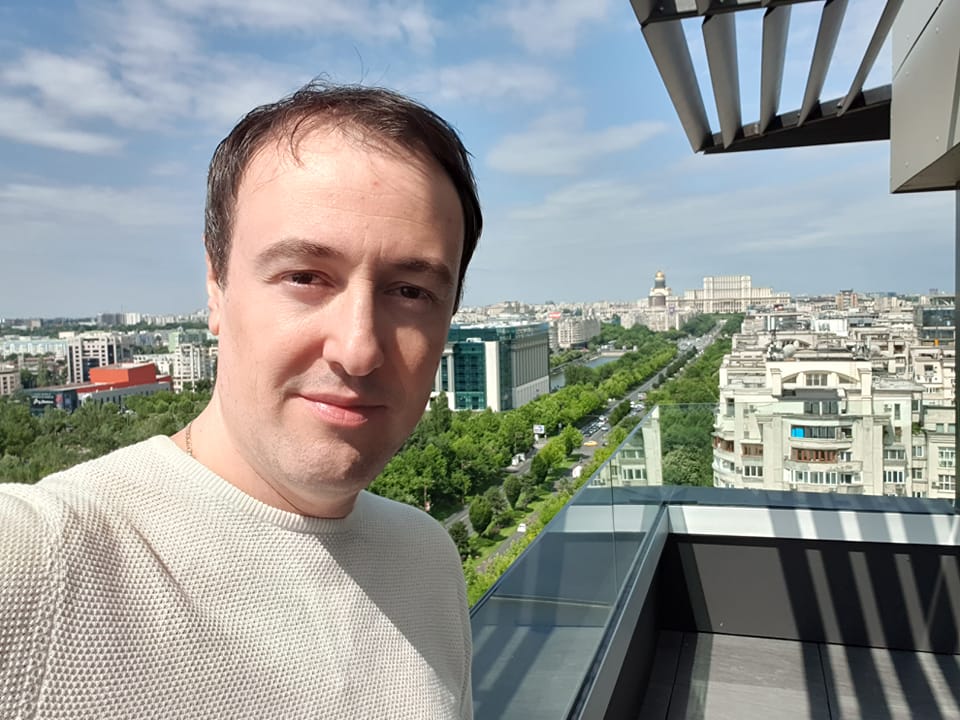 Imagine Stire Decizie finală! Călin Geambașu a câştigat custodia fiului său. Câţi bani trebuie să primească de la fosta soţie | 2review.ro