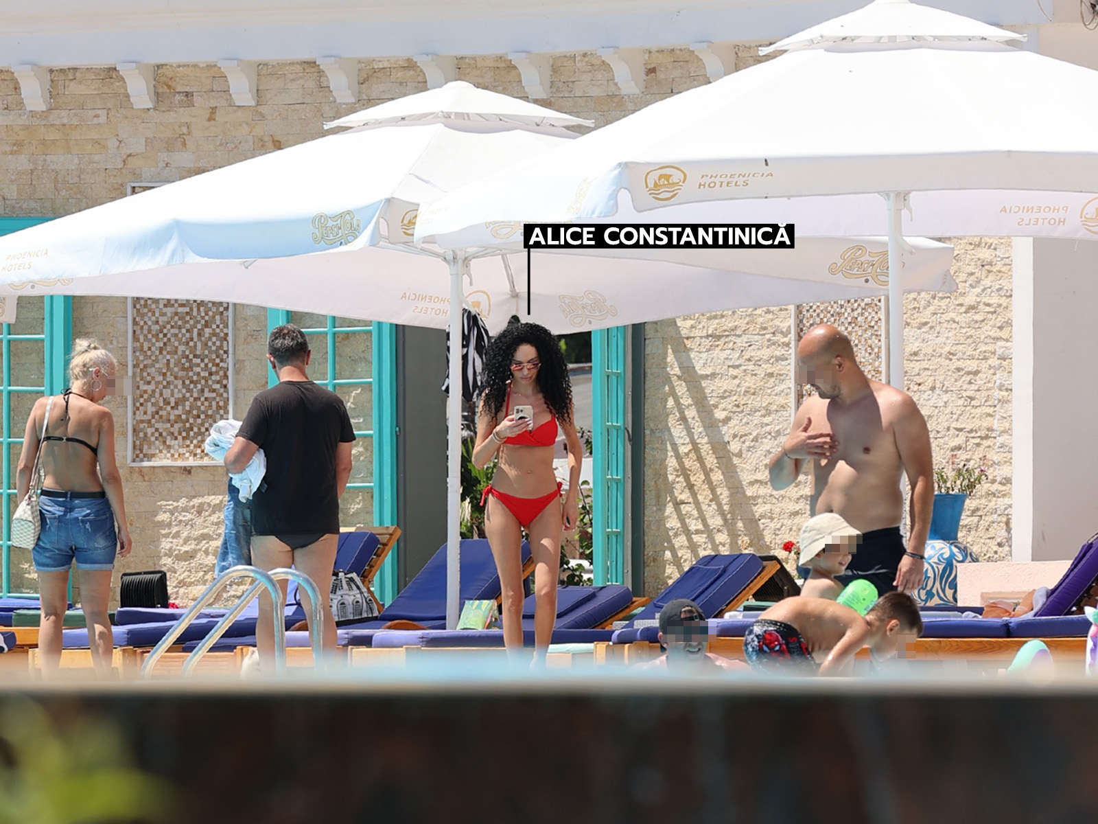 Ochii masculilor au stat țintă pe Alice, la piscină (Foto: CANCAN.RO)