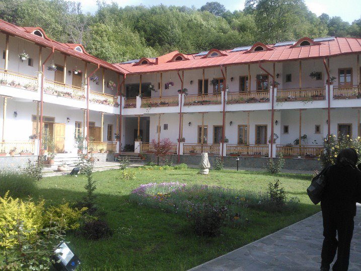 Mănăstirea Arnota. Sursă foto: Facebook