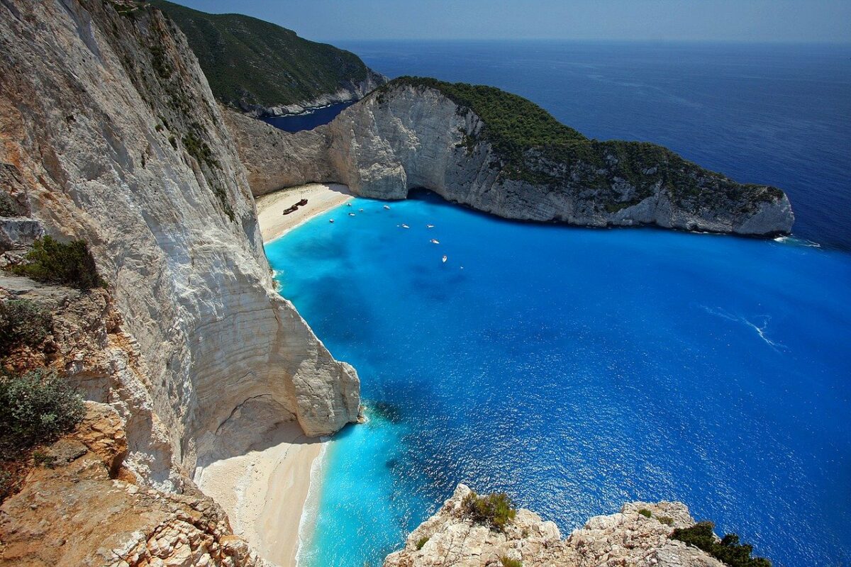 Ce mesaj a scris un patron român la intrarea într-un local din Grecia. Textul a atras imediat atenția