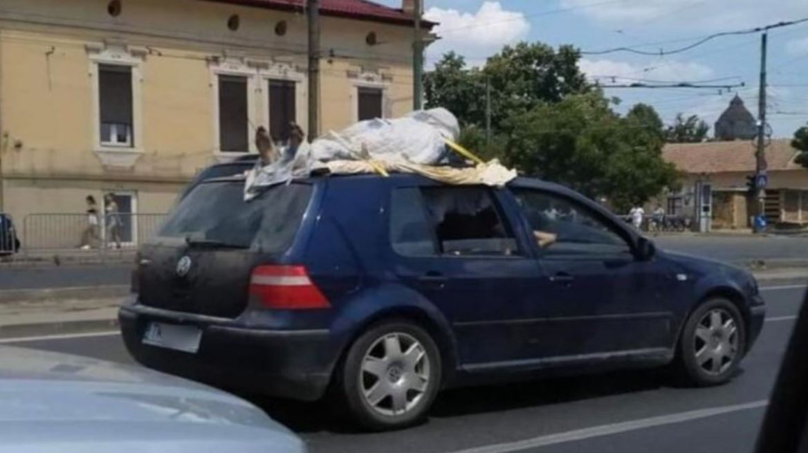 Şoferii din Timişoara, îngroziţi după ce au văzut un „cadavru” legat pe plafonul unei maşini. Au sunat imediat la 112