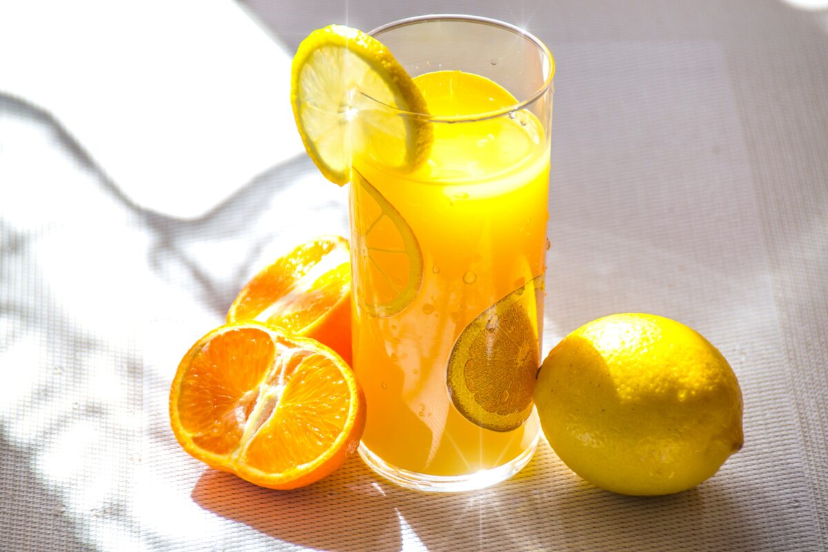 De ce nu te ajută la slăbit, de fapt, fresh-urile de fructe? Multă lume nu ştia asta