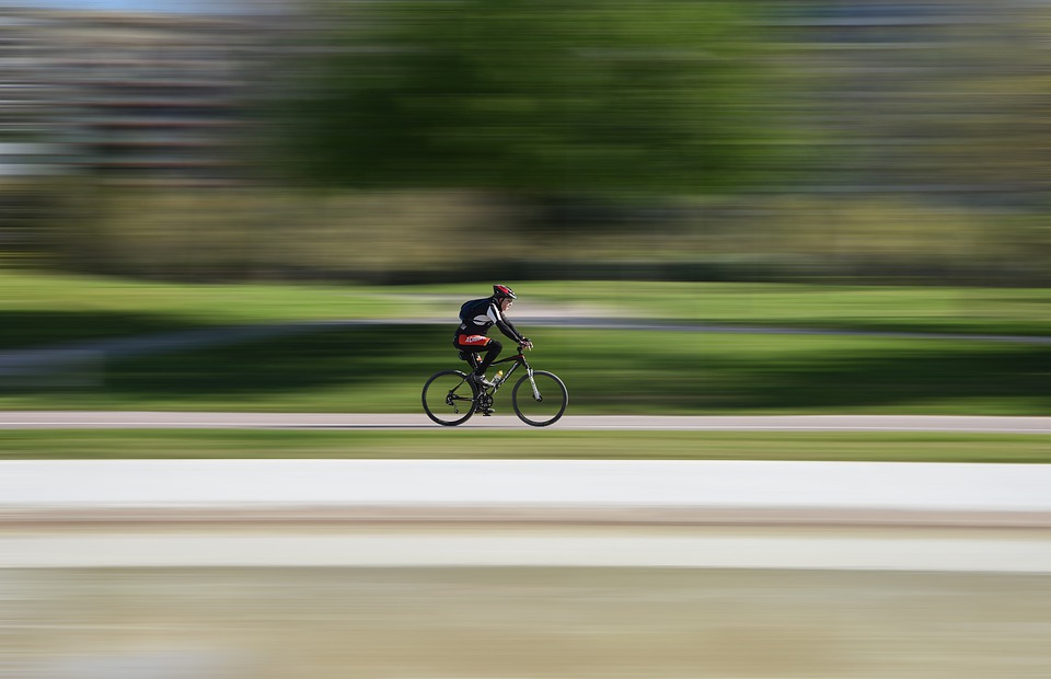 Un bărbat a vrut să meargă peste 1400 de kilometri pe bicicletă pentru o strângere de fonduri. Ce i s-a întâmplat înainte de linia de sosire e tulburător