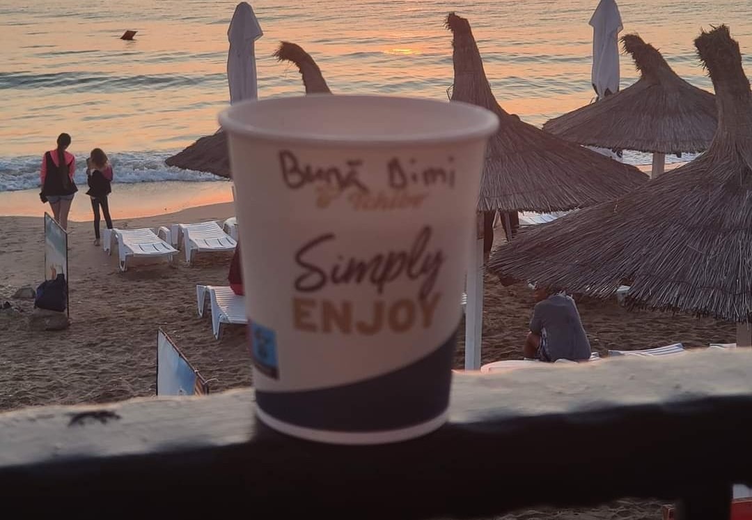 Cât costă o cafea la pahar în Eforie Nord. Turiștii nu se așteptau la asta