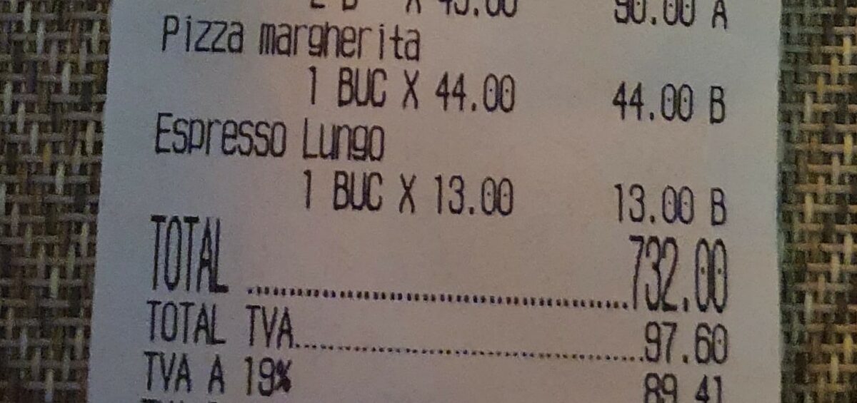 Prețurile au luat-o razna pe litoral. Cât costă un pahar de prosecco într-unul dintre cluburile de fițe din Mamaia