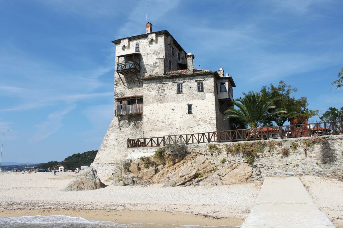 Grecia, locul în care românii sunt dispuși să se mute vara. Câți bani costă o casă cu vedere la mare în Halkidiki